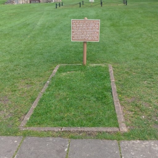 グラストンベリーにあるアーサー王の墓