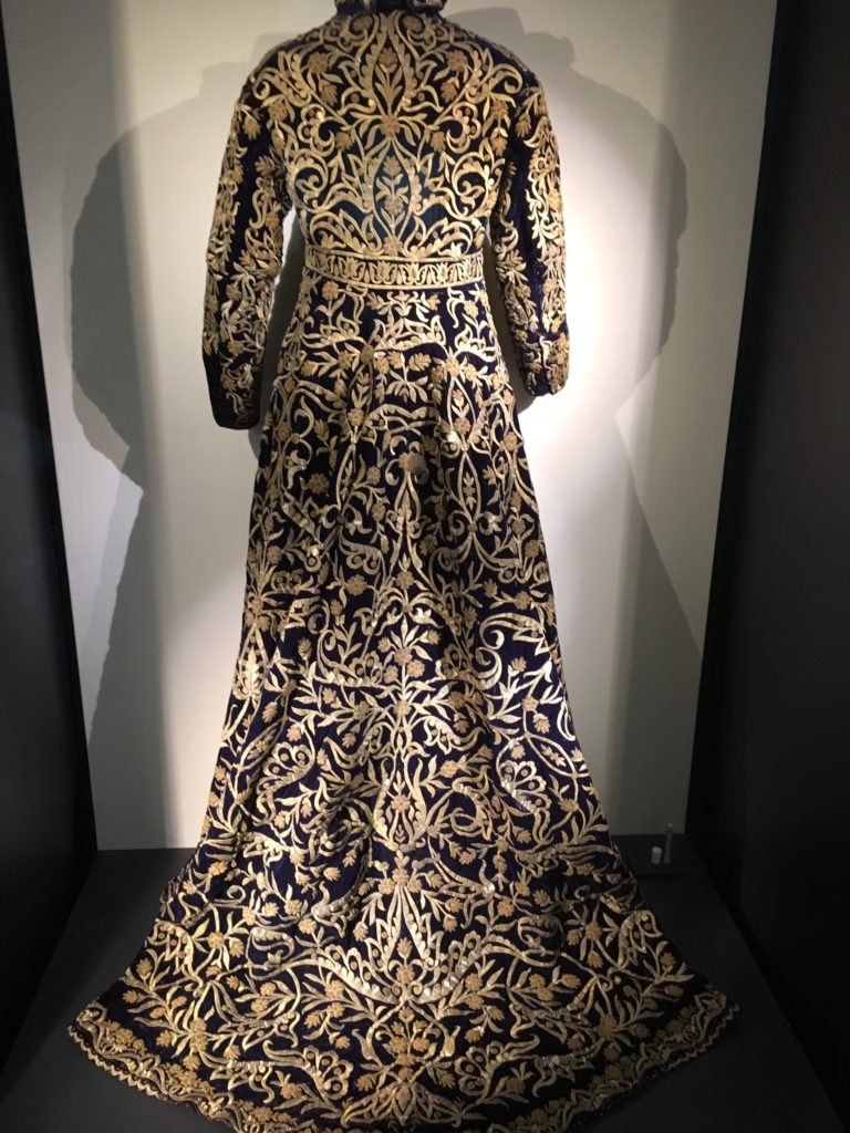 ヴィクトリア&アルバート博物館の中世のドレス